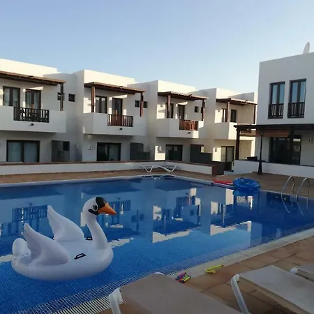 Noray Swan Duplex Right At The Pool Дом отдыха *